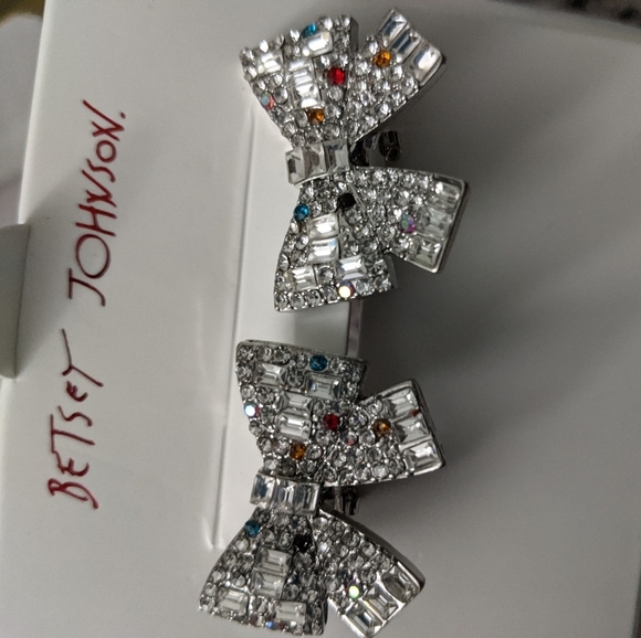 Betsey Johnson earrings Crystal Accents Sliver Tone Bow Button - Picture 3 of 3